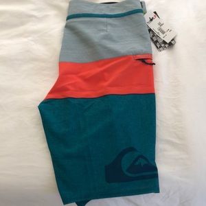 BRAND NWT QUIKSILVER boardshorts size 32